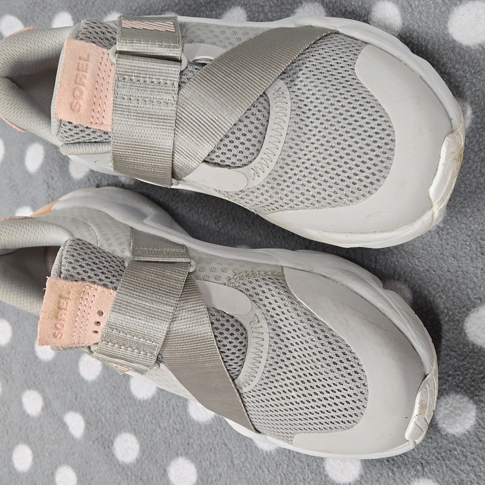 Sorrel sneakers
